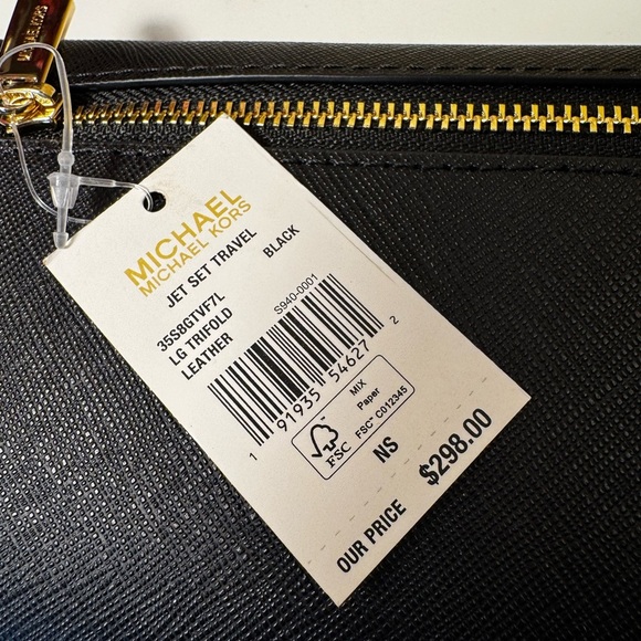 Michael Kors Jet Set Travel Wallet NWT - Picture 6 of 6